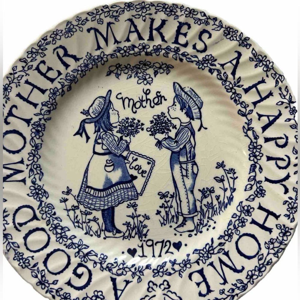 Royal Crownford Plate "A Good Mother Makes A Happy Home" England Blue White 9” - Picture 2 of 4